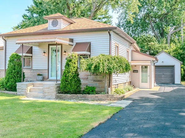 1443 Commonwealth Ave, Mayfield Heights, OH 44124