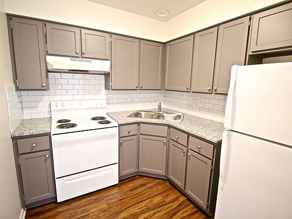 3rd image of 3925 Clark Ave APT 1