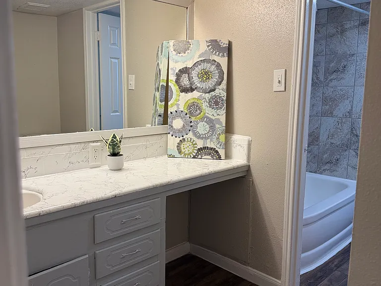 Las Velas at Hillcroft Apts. — Photo 23