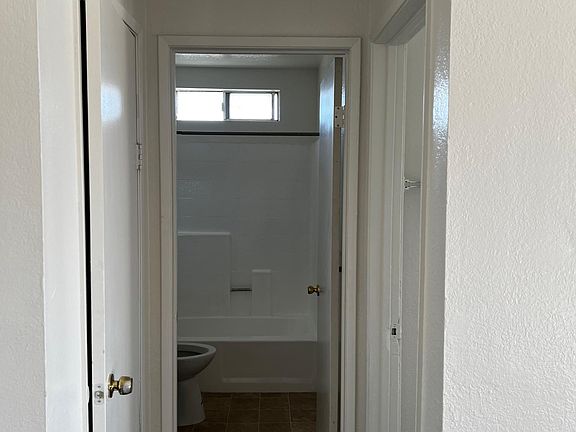 5th image of 1959 Chestnut Ave APT 306