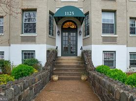 1125 Maryland Ave NE