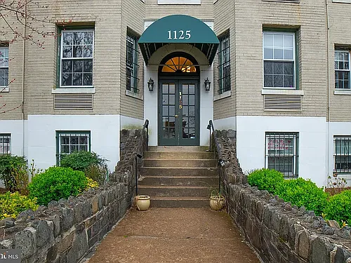 1125 Maryland Ave NE Photo 1