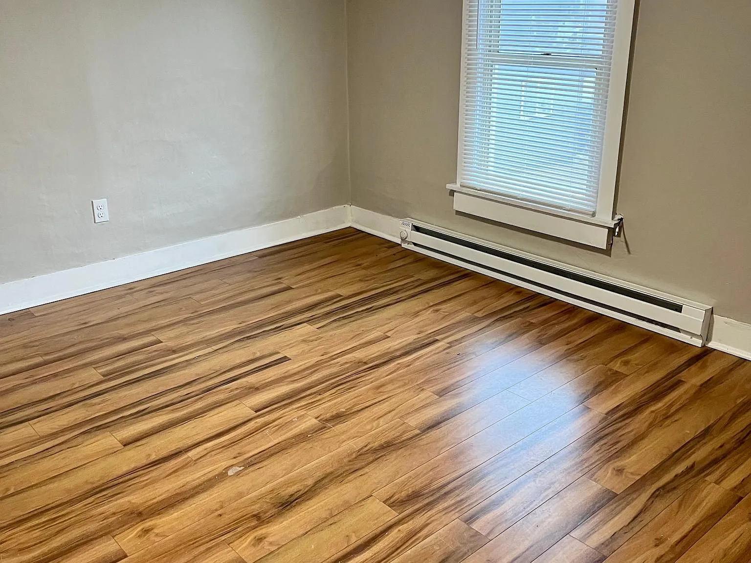 2 bed, 900 sqft, $925 — Photo 4