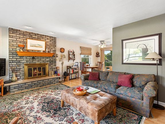 4th image of 36819 N Grandwood Dr
