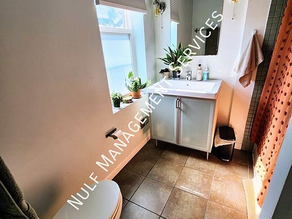 5th image of 4504 Hatfield St