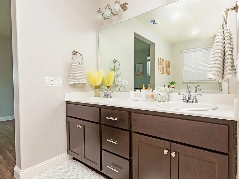 698 Marybelle Dr — Photo 12