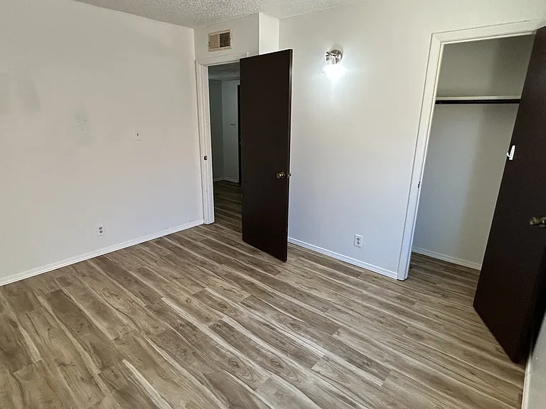 604 Mountain View Ave NE — Photo 8