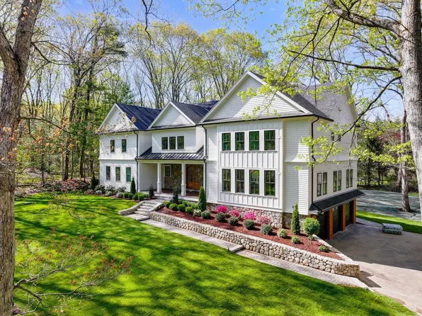 82 Deer Path Ln, Weston, MA 02493