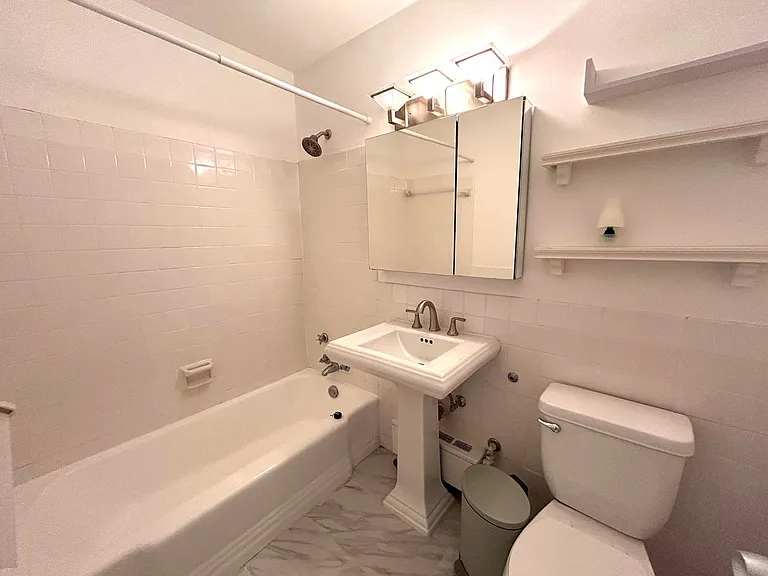 4000 Tunlaw Rd NW #318 — Photo 16