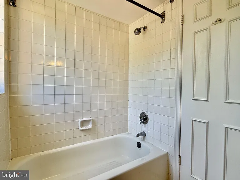 1407 E Abingdon Dr #4 — Photo 18