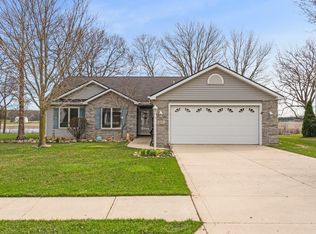 215 Ballenshire Ln, Kendallville, IN