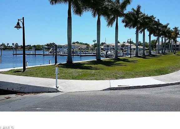 2nd image of 333 Sunrise Cay APT 3
