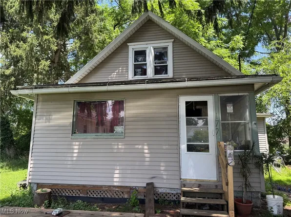 177 E Tuscarawas Ave, Barberton, OH 44203