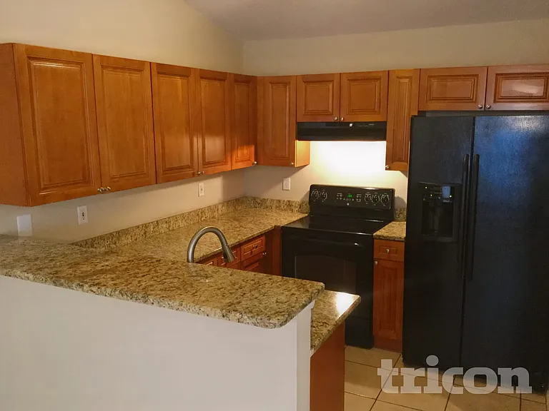 682 Channing Dr — Photo 3