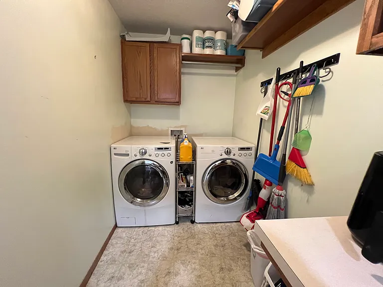 2213 E Myrtlewood Ct — Photo 31