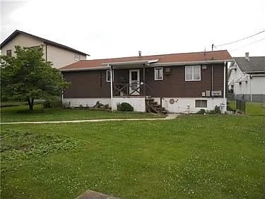 202 Long Ave photo 1