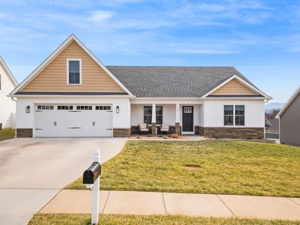 142 Lindburgh Dr, Waynesboro, VA 22980