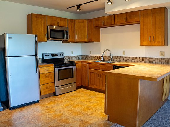 OVERSIZED KITCHEN