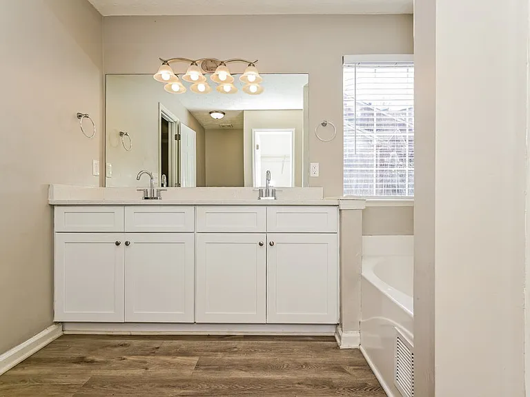 654 Highpoint Way — Photo 11