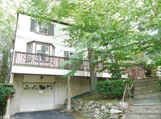 14 Rolling Way, New Rochelle, NY 10804