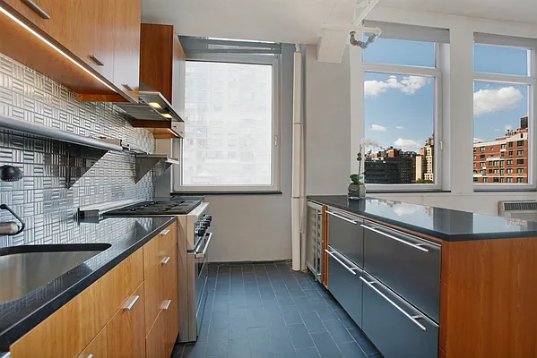 Sold by Corcoran | media 28