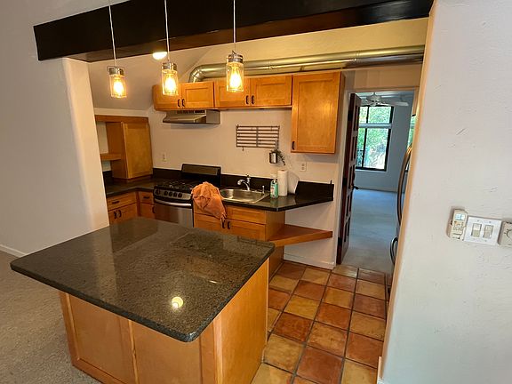 2nd image of 504 Lion St