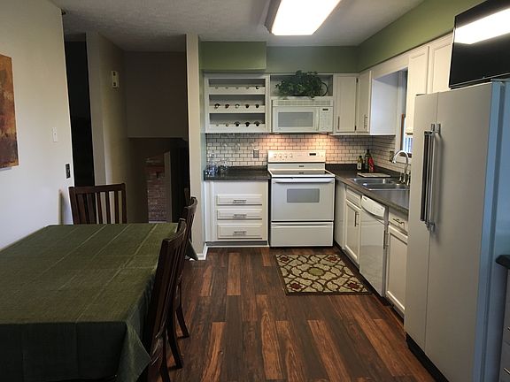 4th image of 828 Quailwood Ct