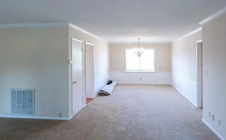 8205 Willowbrook Cir SE #D — Photo 5