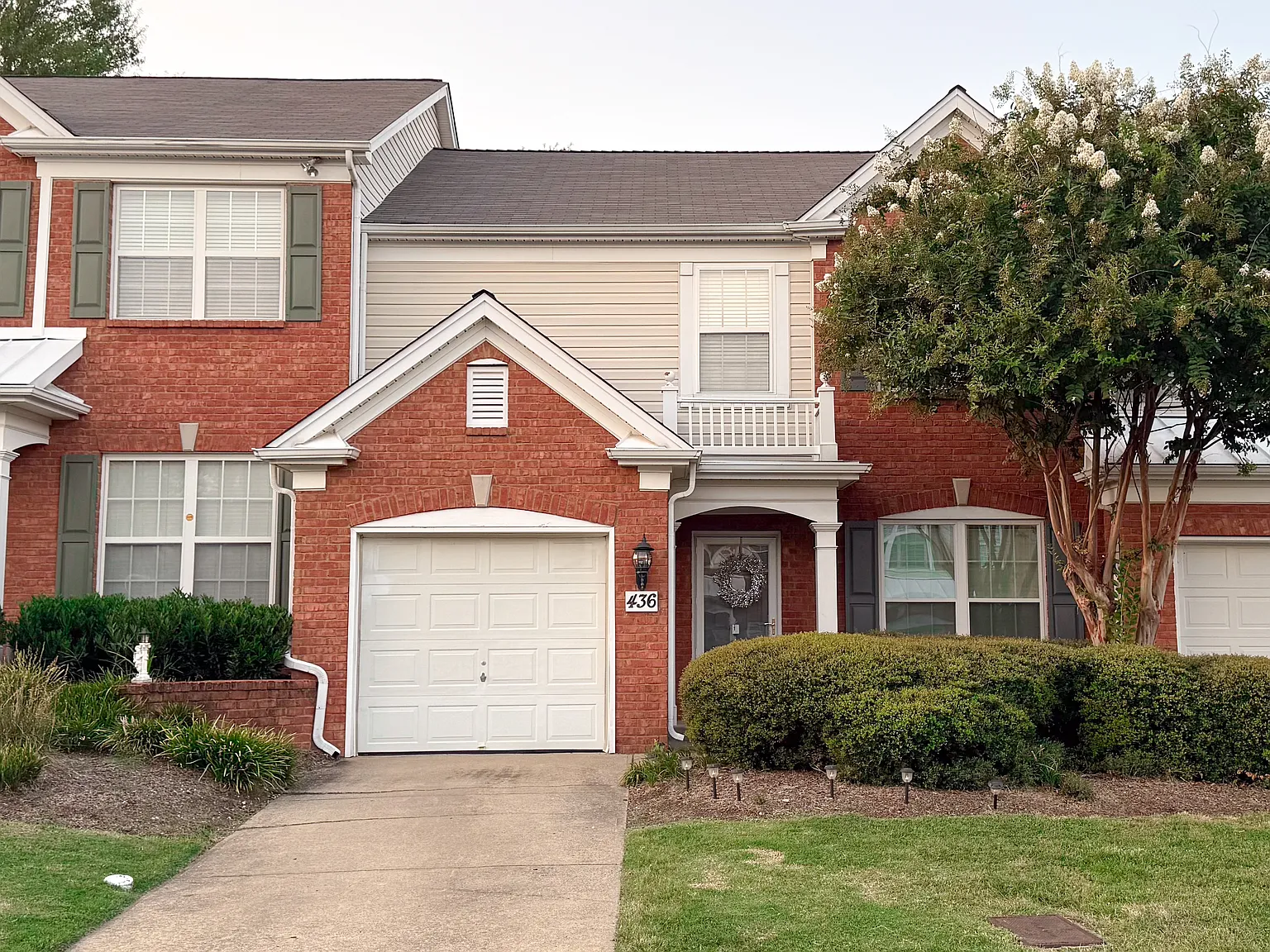 3 bed, 2.5 bath, 1660 sqft, $2,800 — Photo 1