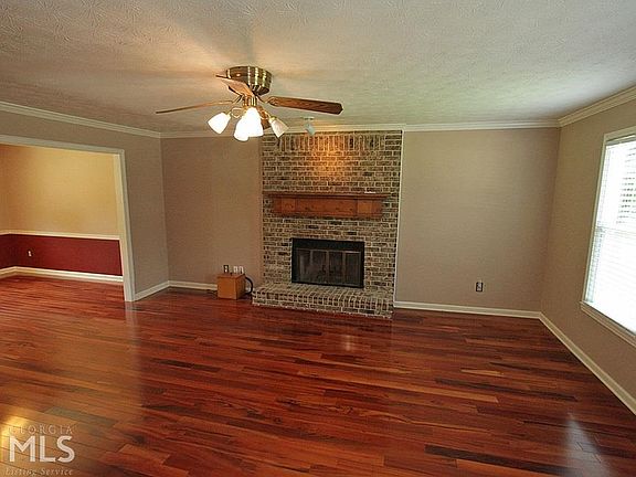 4th image of 1811 Shady Creek Ln