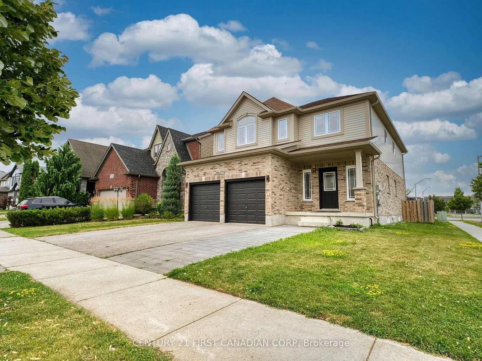 5 bed, $3,200 — Photo 1