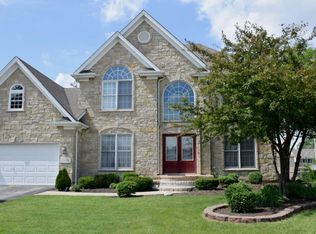 26W284 Inwood Ln, Winfield, IL 60190