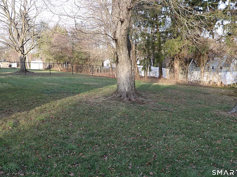 69 Rentell Rd — Photo 27