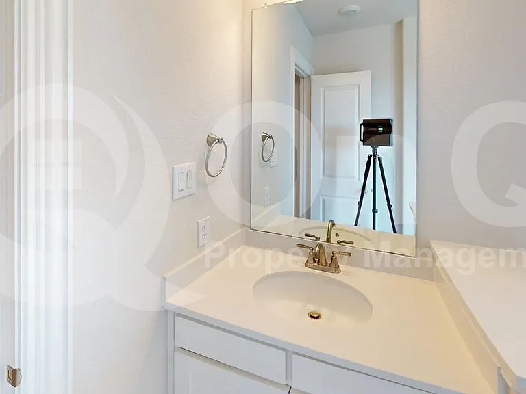 8407 Cornerstone Dr — Photo 22