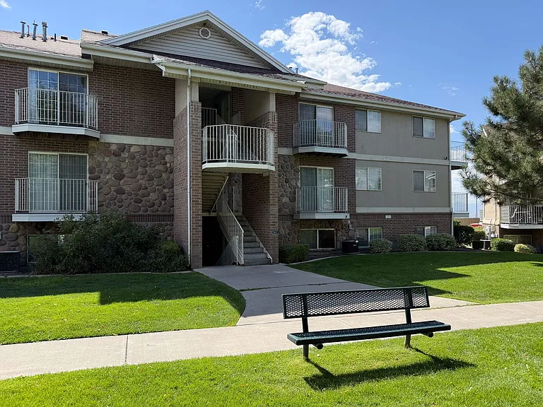 1426 N 1300 W — Photo 27