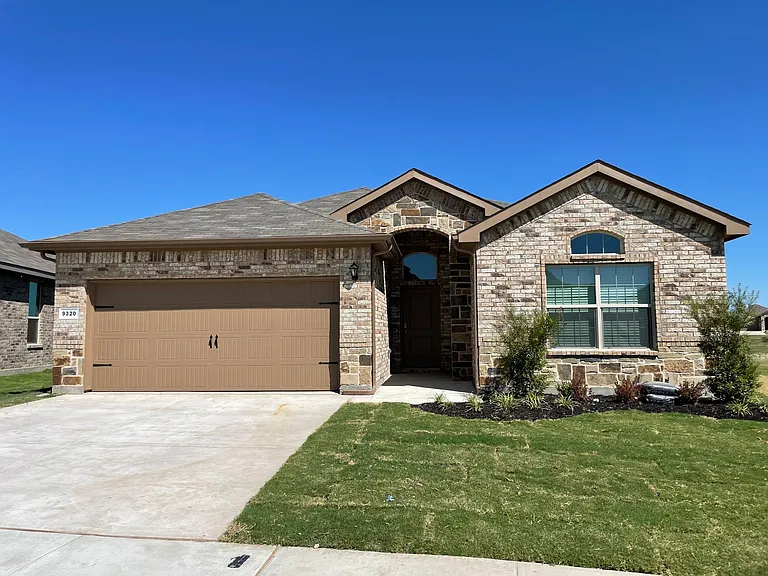 9320 Red Brush Trl — Photo 1