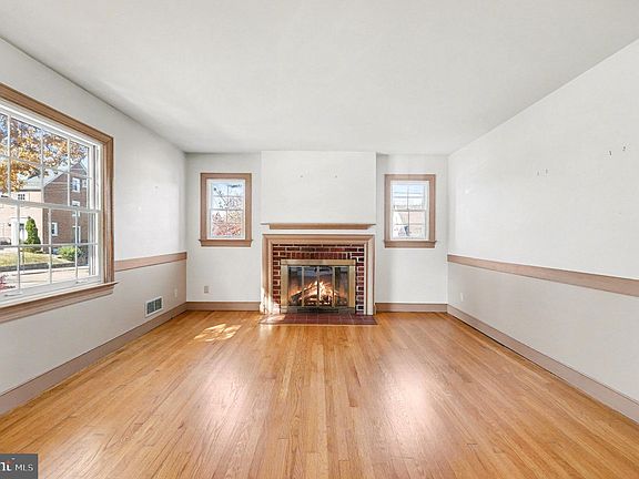 5th image of 1413 Winchester St