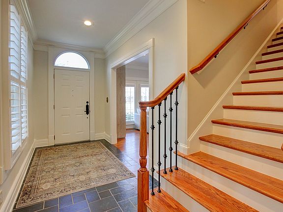 5th image of 335 Partridge Ct