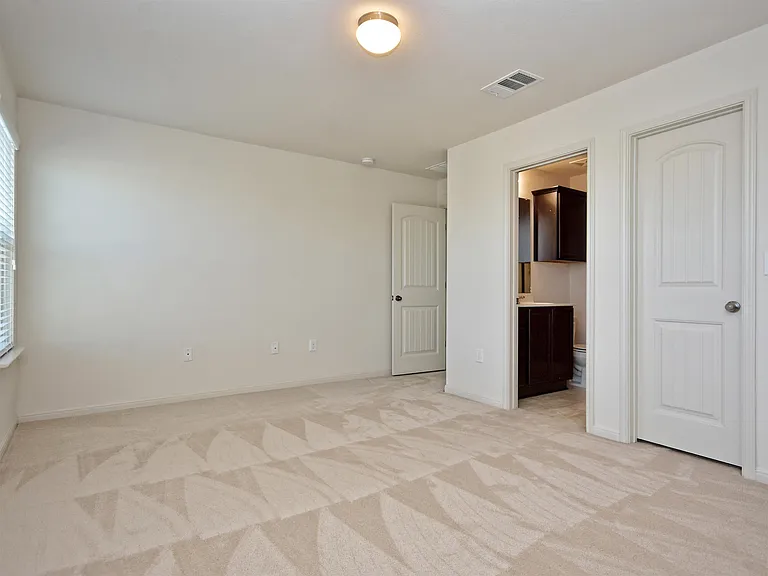 18301 Mammoth Cave Blvd — Photo 6