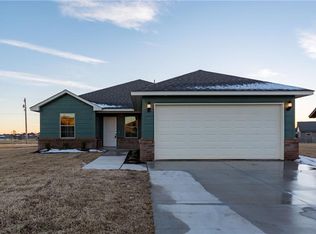 1021 Eagle Dr, Moore, OK 73160