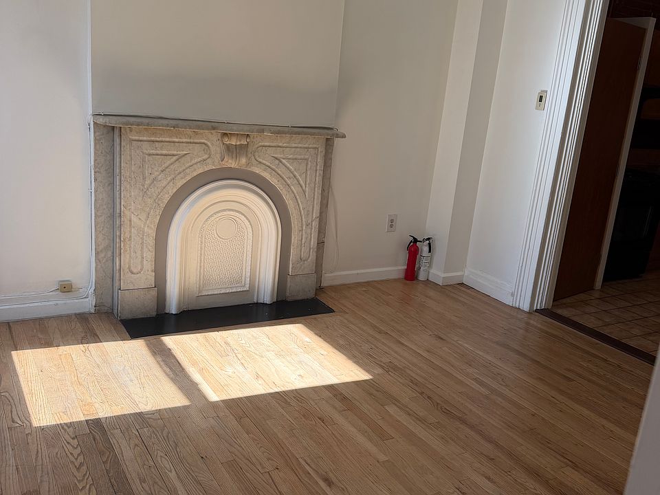 1st image of 335 Grove St Floor 3