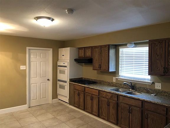 2nd image of 1888 Riverway Dr