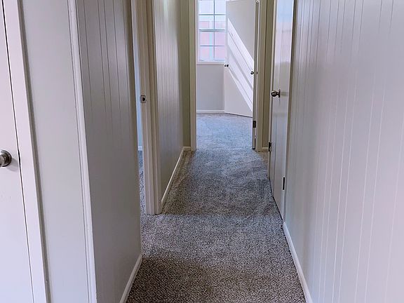 5th image of 271 Grandwood Dr