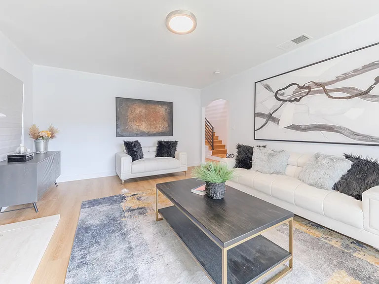 2522 Armacost Ave — Photo 1