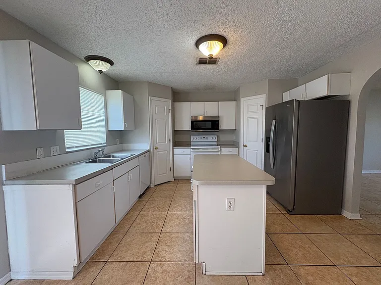 121 Carmel Bay Dr — Photo 5