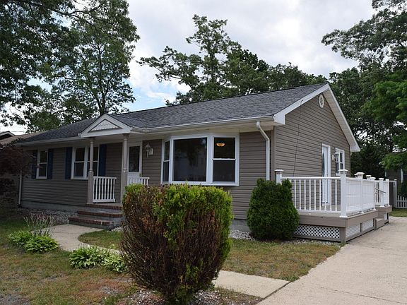 2nd image of 41 Nautilus St