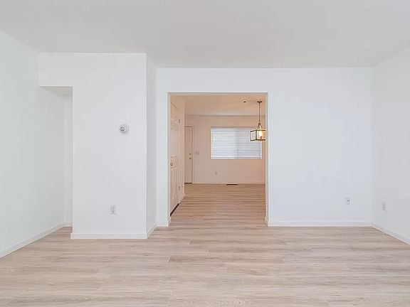 5th image of 924 E Cotati Ave