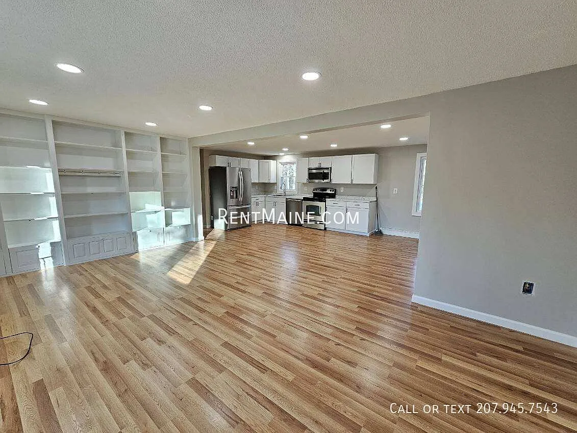 3 bed, $2,300 — Photo 2