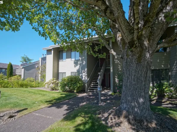 1986 Lake Isle Dr, Eugene, OR 97401
