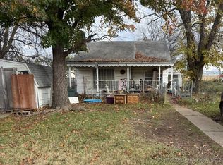 107 N Orphan St, Pryor, OK 74361
